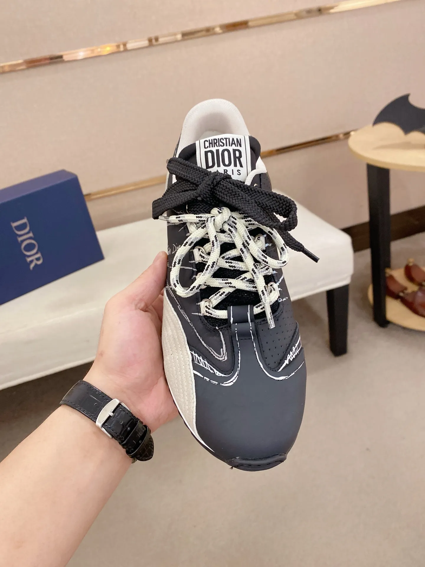 Men's shoes💰: 500💰Couple style💏 [Dior·Dior] New casual sports style men's shoes, new spring and summer design, perfect workmanship, lace-up lazy style to create wardrobe quality, upper: imported first-layer cowhide, mesh breathable lining soft and comfortable, ultra-light TPU wear-resistant outsole, simple, versatile fashion men's shoes, excellent color code number 35--44. (45,46 customized items are not returnable or exchangeable)